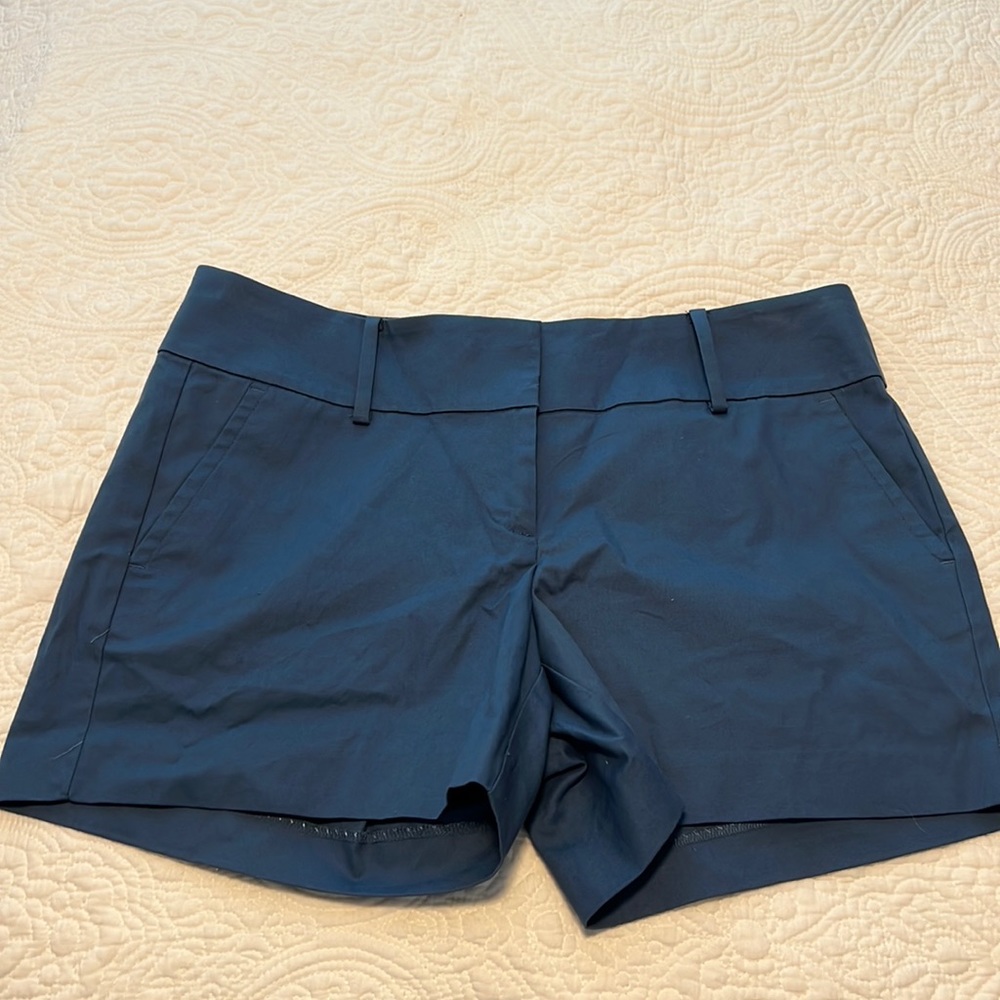 New with Tags Blue Ann Taylor City Short modern fit Size 8